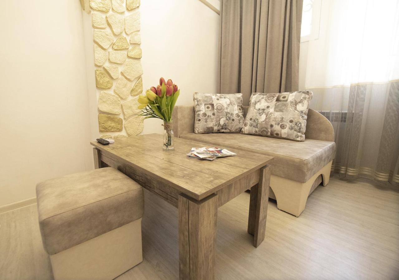 Premium Hotel Erivan Exterior foto