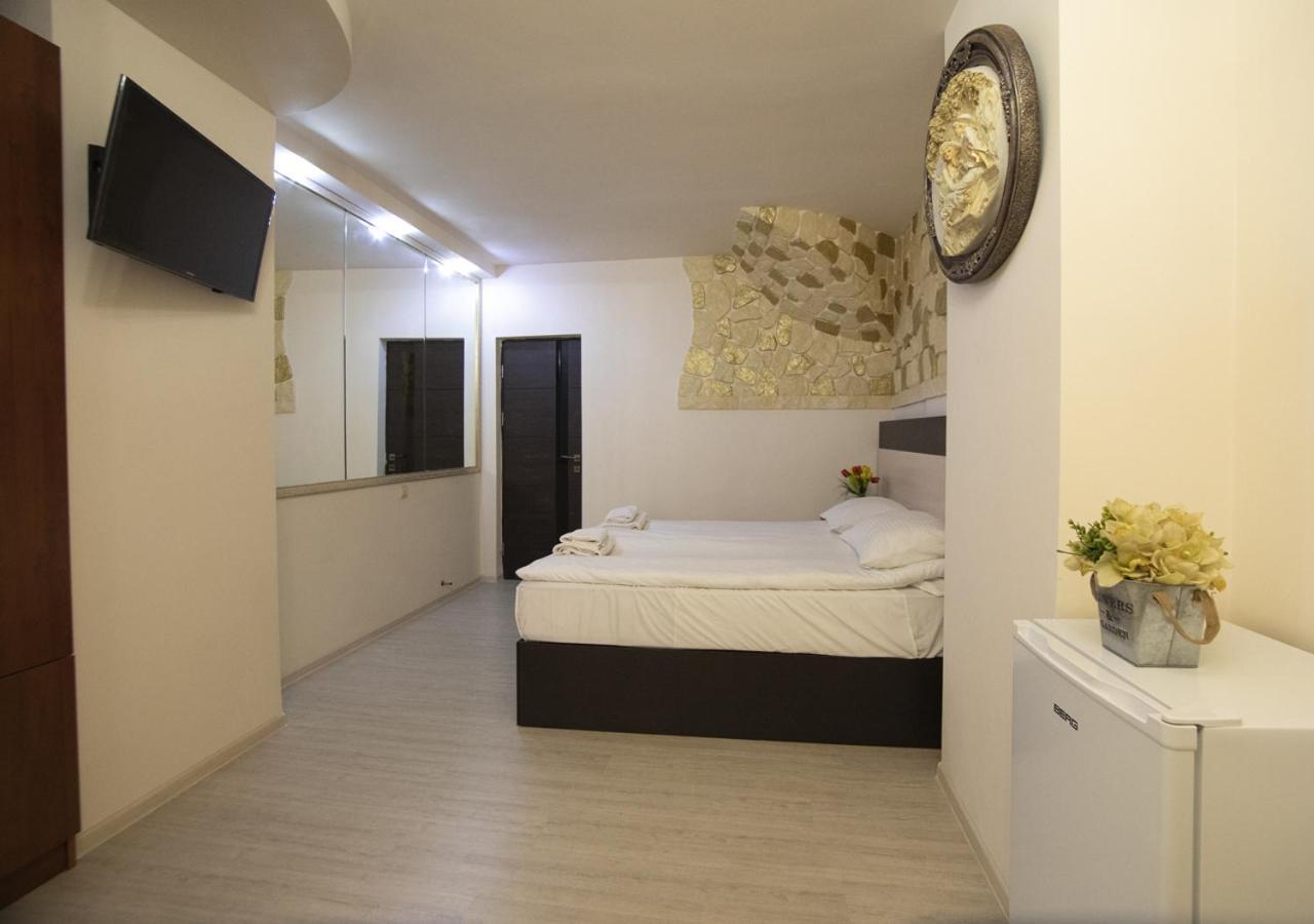 Premium Hotel Erivan Exterior foto