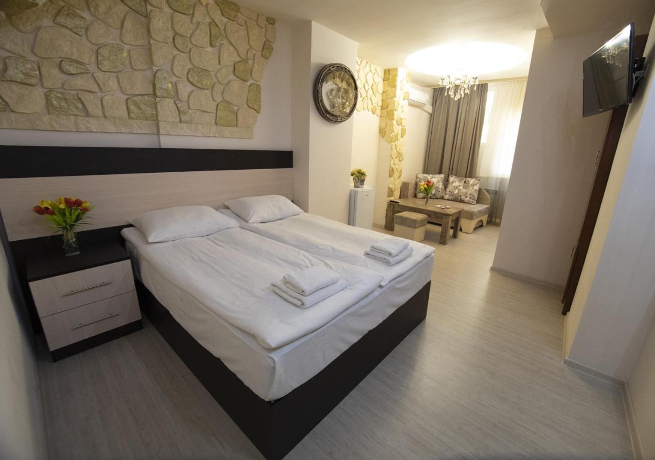 Premium Hotel Erivan Exterior foto