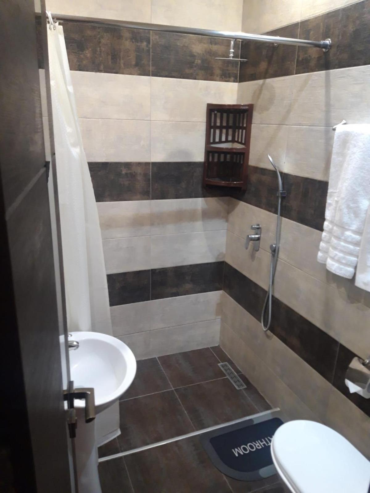 Premium Hotel Erivan Exterior foto