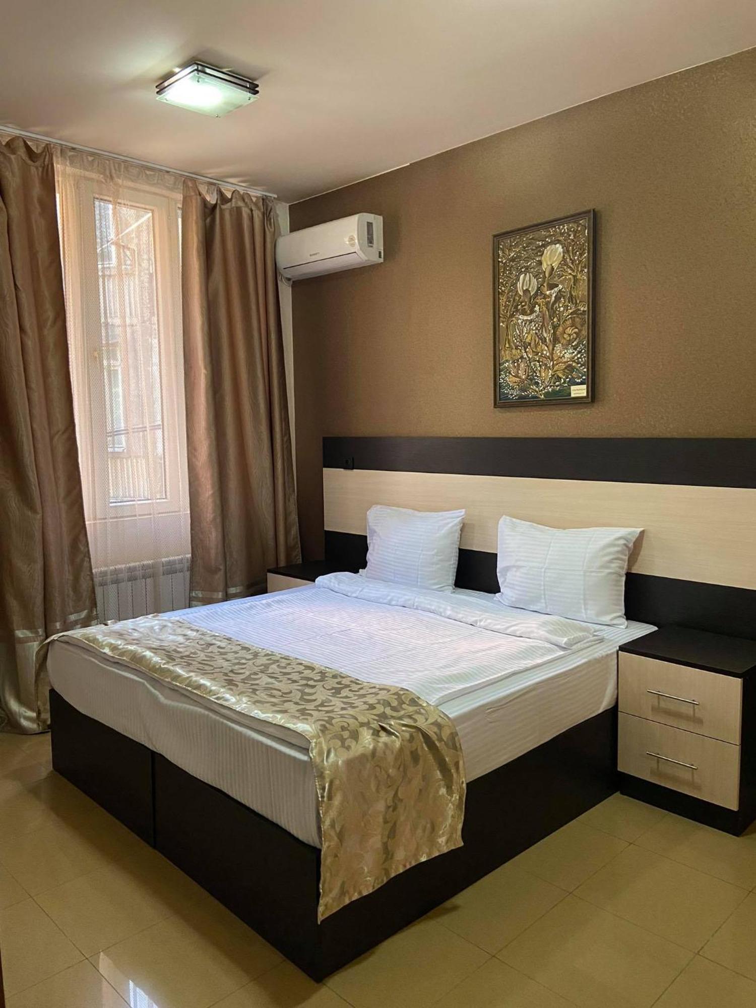 Premium Hotel Erivan Exterior foto